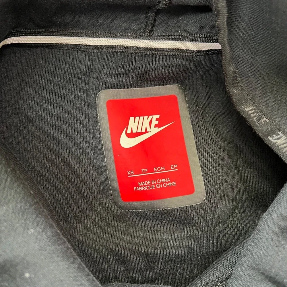 Nike Tech Poncho Pullover Womens XS Scuba Black Hooded Oversize Activewear - Picture 3 of 8